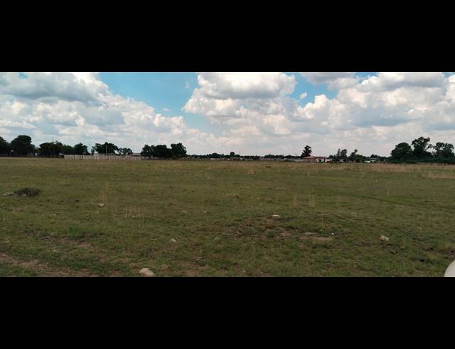 26,475M² VACANT LAND FOR SALE IN BOLTONWOLD